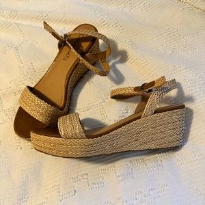 Coconuts by Matisse Highgate Wedge